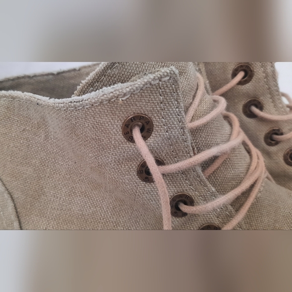 BearPaw Lace Up Bootie Shoes Size 9 - Picture 4 of 7